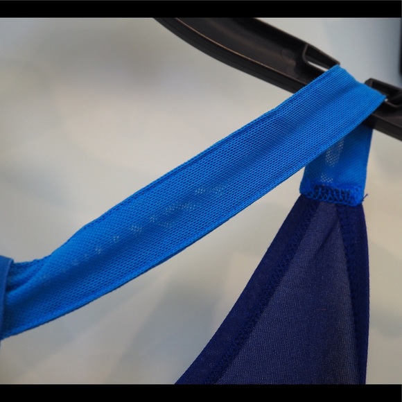 Nike Women’s Tank Top - Picture 3 of 6